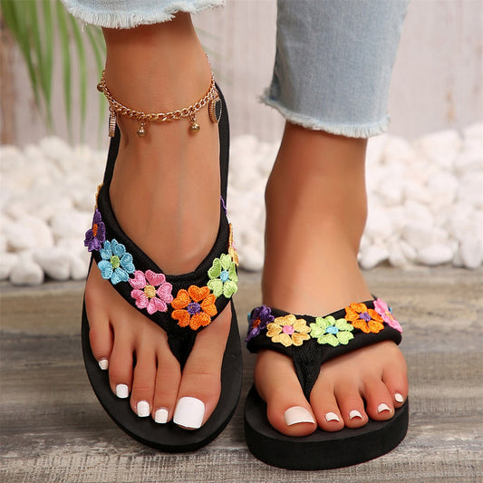 Women'S Bohemian Floral Applique Platform Flip Flops - Non-Slip EVA Sandals with Colorful Flower Design, Flat Heel Beach Slides for Casual Summer Wear, Hand Washable, Beach Shoes, Comfortable Footwear, Durable Traction Footwear, Vacation Footwear,