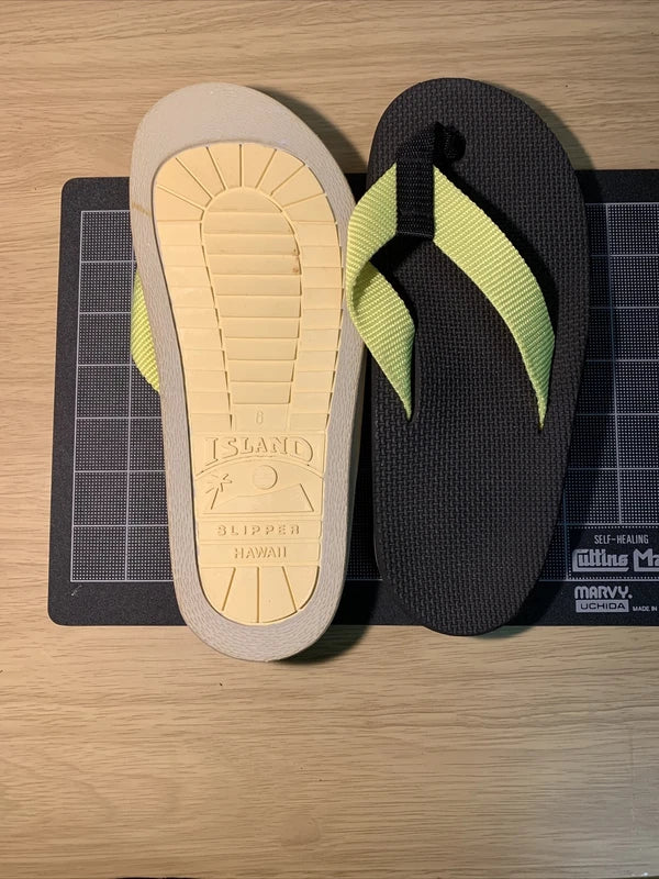 Island Slipper Hawaii Vintage Size 6 Men’s 7 1/2 Women’s Black Neon
