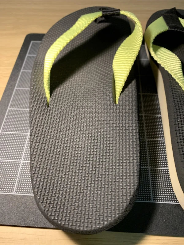 Island Slipper Hawaii Vintage Size 6 Men’s 7 1/2 Women’s Black Neon