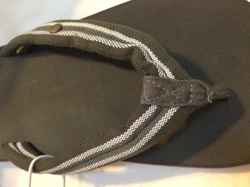 GAP men Beach Home slippers flip flops medium Size 11 rubber textile grey Brown